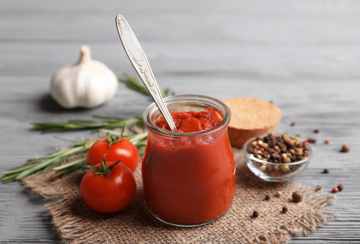 Origin, commercial production, packaging, and composition of tomato paste